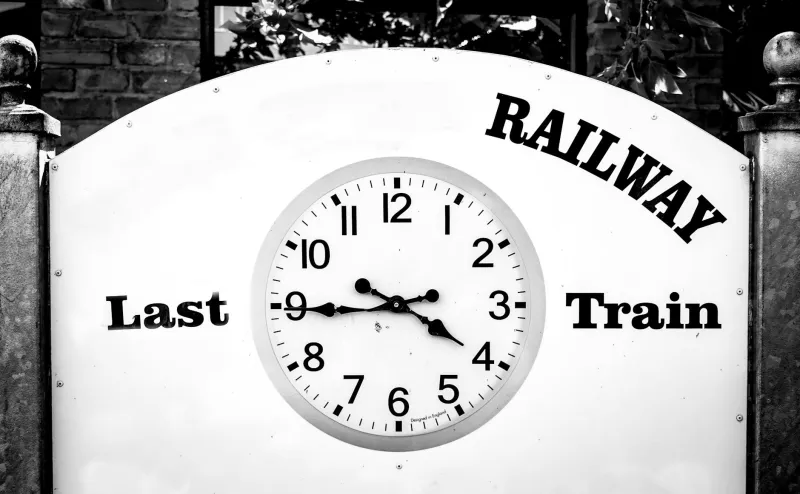 When Every Town Had Its Own Time: America's Chaotic Clock Wars Before Time Zones Existed